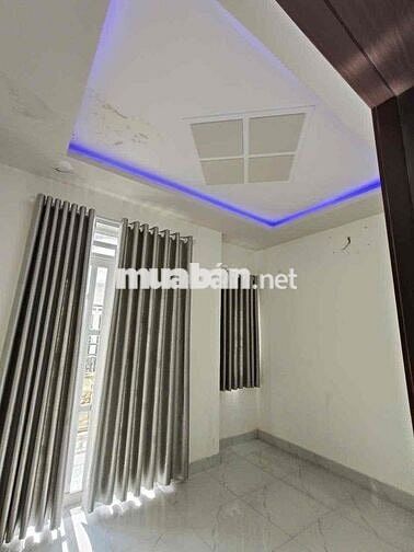 Nhà đẹp trệt 1 lầu 625tr, DT 4x11, 2 phòng ngủ ngay choẹ Mỹ Hạnh