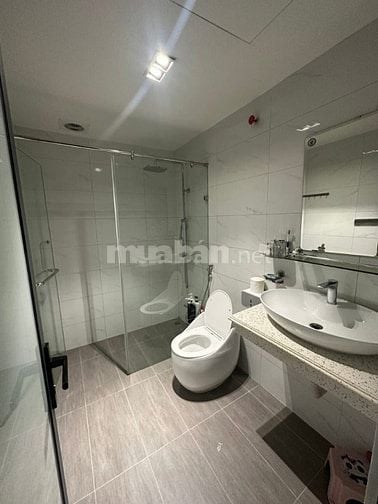 CĂN GÓC TẦNG TRUNG 106M. GIÁ 6,75 TỶ.
