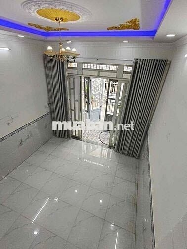 Nhà đẹp trệt 1 lầu 625tr, DT 4x11, 2 phòng ngủ ngay choẹ Mỹ Hạnh