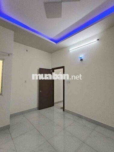 Nhà đẹp trệt 1 lầu 625tr, DT 4x11, 2 phòng ngủ ngay choẹ Mỹ Hạnh