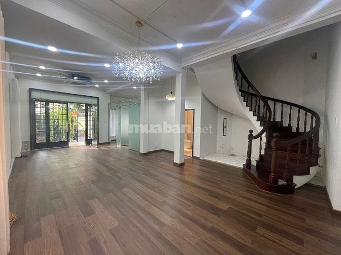  Biệt Thự Sân Vườn 240m2 giữa trung tâm Quận 10, 11x22, 3 tầng, 42 tỷ 