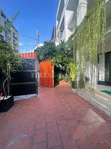  Biệt Thự Sân Vườn 240m2 giữa trung tâm Quận 10, 11x22, 3 tầng, 42 tỷ 