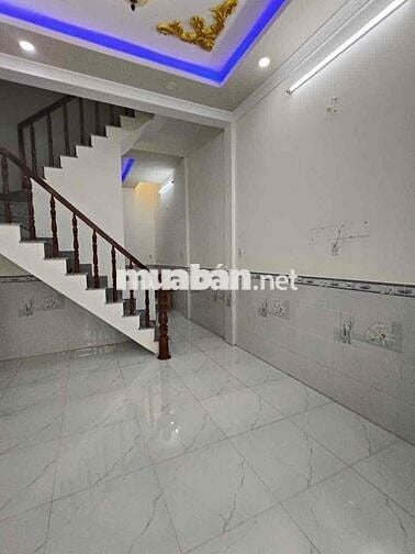 Nhà đẹp trệt 1 lầu 625tr, DT 4x11, 2 phòng ngủ ngay choẹ Mỹ Hạnh
