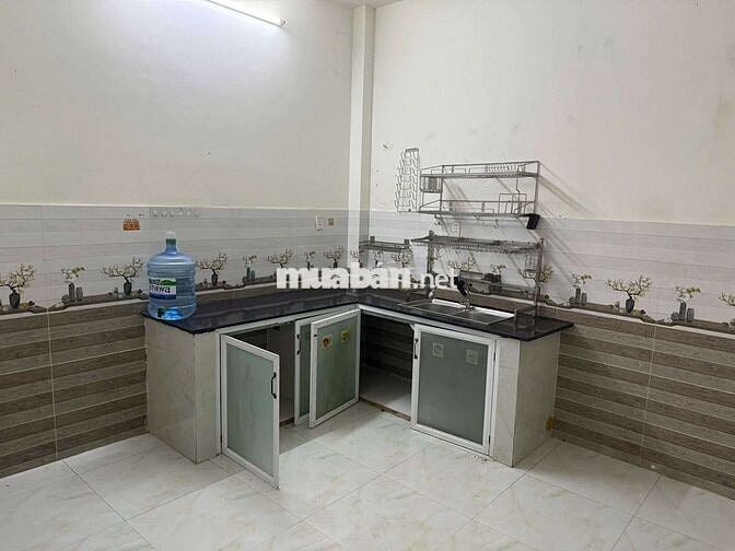 Cho thuê nhà 2 tầng Dương Thị Mười, gần CVPM Quang Trung