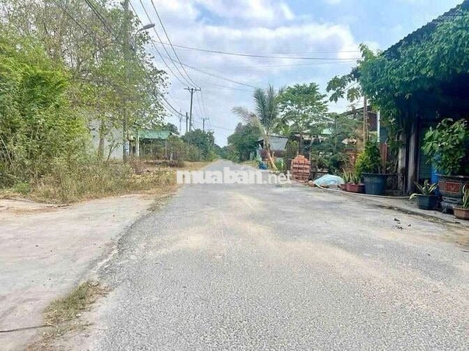 Cần bán gấp 286m2 giá 490tr sẵn thổ phía saucó hồ thoải mái nghỉ dưỡng
