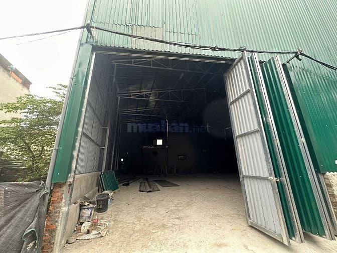 Cho thuê kho xưởng ngoài đê (Độc Lập)