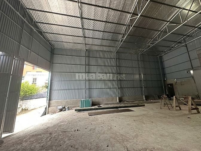 Cho thuê kho xưởng ngoài đê (Độc Lập)