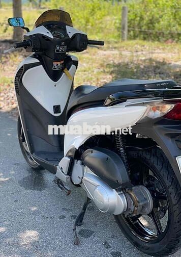 Sh việt mẫu ý trắng đen sporty. Sm 508 chính chủ