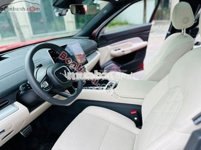 VinFast VF9 Plus 2025