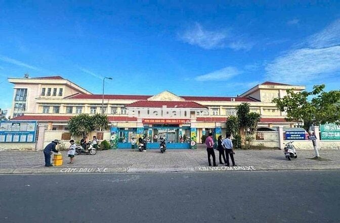 Nền đường số 3 Khu Văn Hoá Tây đô đối diện trường học
