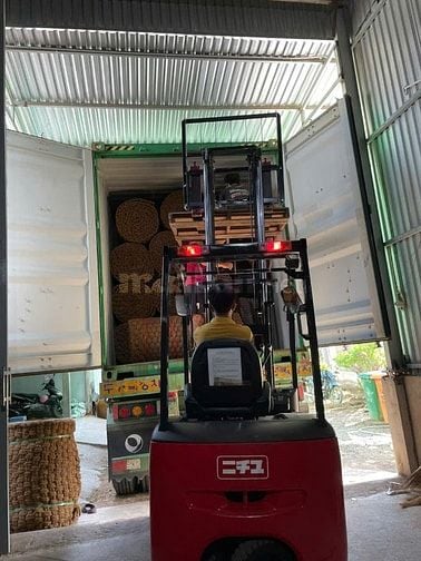 TUYỂN CÔNG NHÂN CHẠY MÁY CHỈ XƠ DỪA