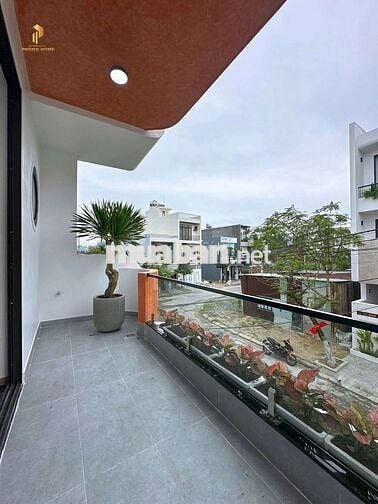 Cần bán gấp căn nhà Nguyễn Hữu Trí