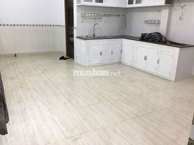 NHÀ HẺM XE HƠI CÁCH ĐƯỜNG NG V QUÁ 70M . CÁCH GALAXY 200M GIÁP GÒ VẤP
