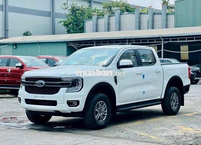 Ford Ranger giảm trước bạ kèm quà tặng khủng