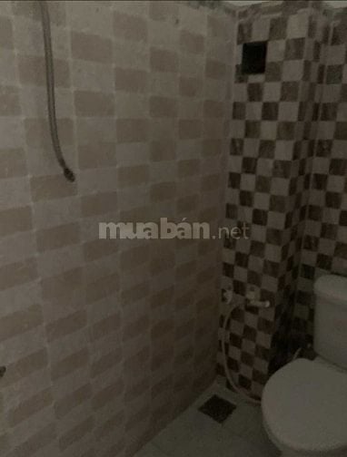 Cho thuê nhà nguyên căn hẻm 449 Lê Đại Hành Quận 11 . Giá 12tr/ th