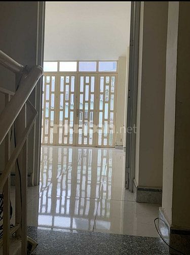 Cho thuê nhà nguyên căn hẻm 449 Lê Đại Hành Quận 11 . Giá 12tr/ th