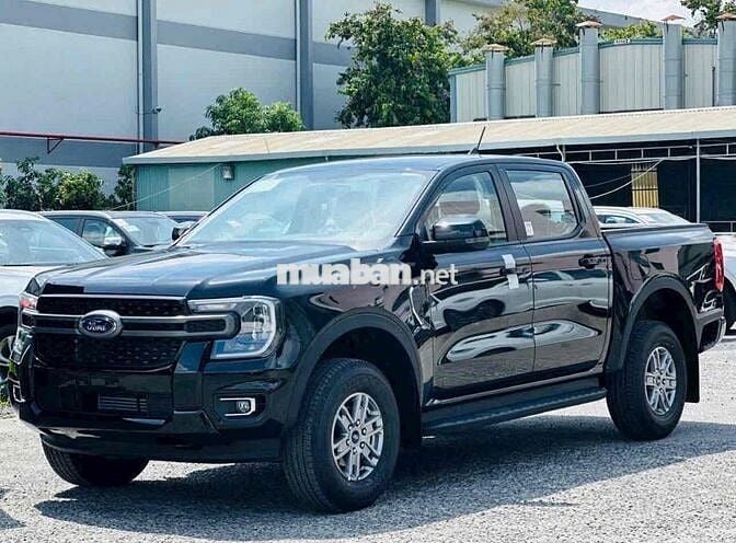 Ford Ranger giảm trước bạ kèm quà tặng khủng