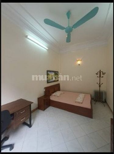 Cho thuê căn hộ thông tầng, phố Trần Quốc Hoàn, quận Cầu Giấy