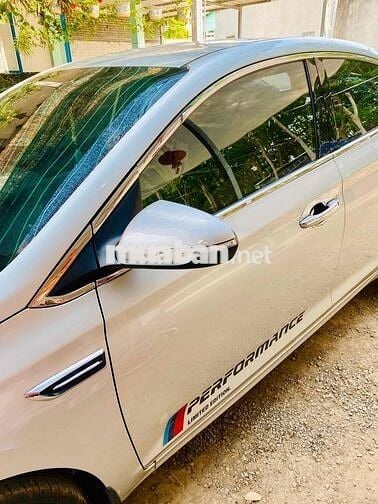 Hyundai Accent 2019 1.4 MT Base - 79 km