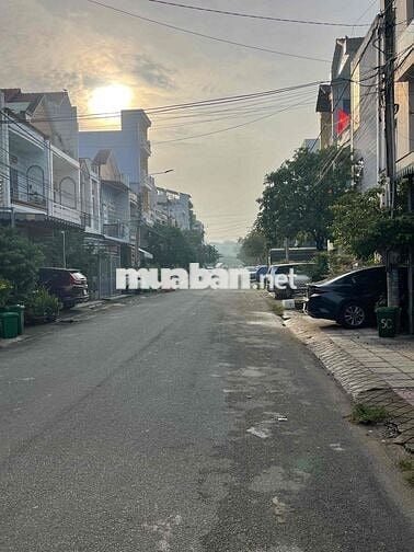 BÁn GẤP NHÀ NGAY NHÃ VIÊN QUÁN P BỬU LONG