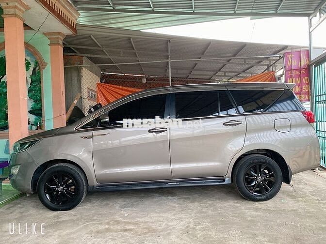 Toyota Innova 2017 2.0E - 140000