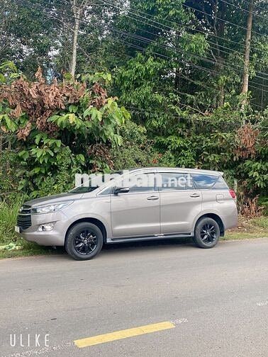 Toyota Innova 2017 2.0E - 140000