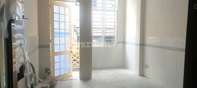 Nhỉnh 7Tỷ Sở hữu nhà Lý Thái Tổ Q10. (3.5x14) 4tầng, SHR/Hoàn công