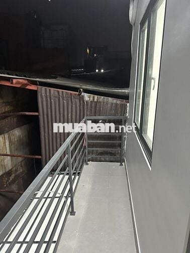 Nhà 1 lầu mới xây cao cấp, 4m x 14m, 3PN (máy lạnh), 3WC, hẻm Hậu Giag