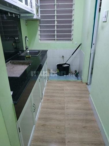 Chính chủ bán căn hộ Bàu Cát - 2PN, 2WC, 50m2, giá 2.3 tỷ.