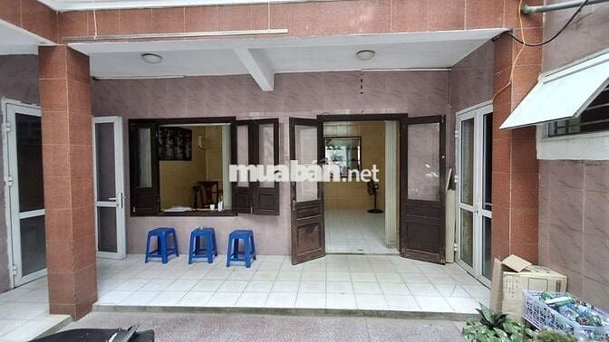 Cho thuê nhà Hạ Hồi, 110m2 x 3 tầng +30m2 sân để xe, giá 50 triệu