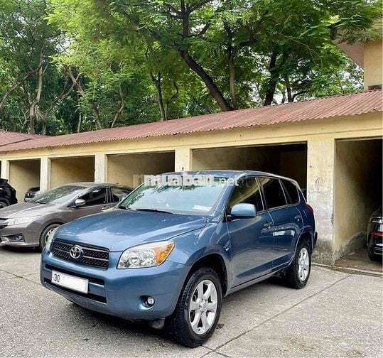 Toyota RAV4 2008 2.4 AT - 10 km