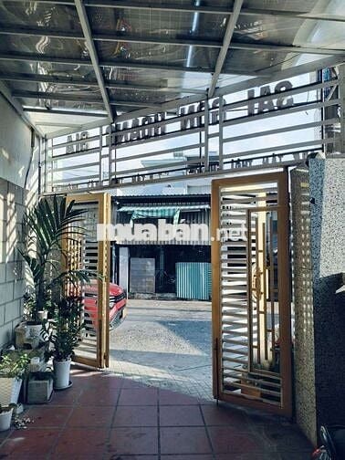 Nhà mặt tiền xe tải an sương 2 lầu sân thượng