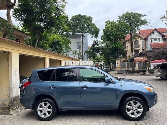 Toyota RAV4 2008 2.4 AT - 10 km