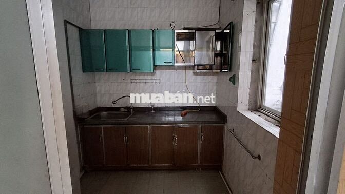 Cho thuê nhà Hạ Hồi, 110m2 x 3 tầng +30m2 sân để xe, giá 50 triệu