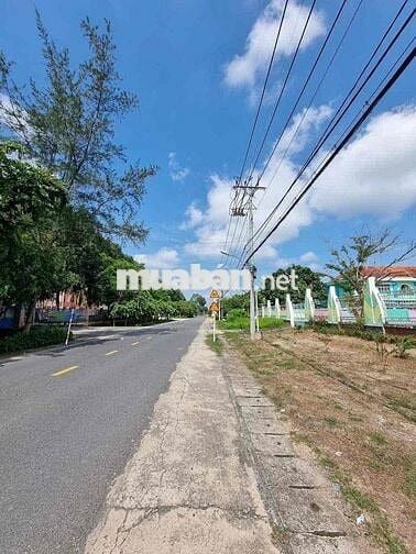 mt bùi thị điệt ngay trung tâm xã. 10*50 giá 5,6tỷ