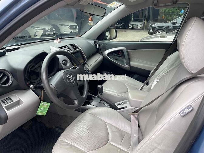 Toyota RAV4 2008 2.4 AT - 10 km