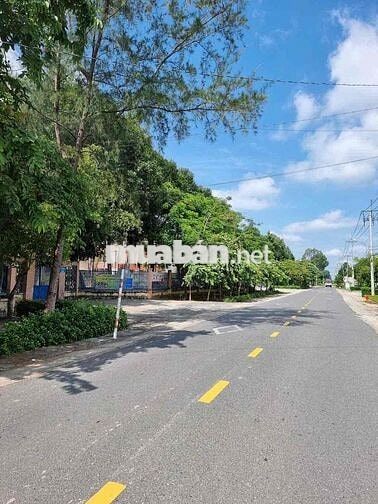 mt bùi thị điệt ngay trung tâm xã. 10*50 giá 5,6tỷ