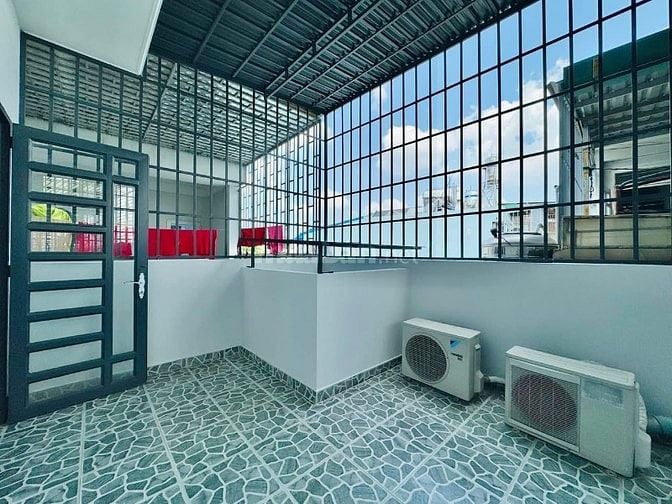 Nhà 3 Lầu DT:4x17m tuyệt đẹp Cao cấp hẻm xe hơi 5m Bùi Quang Là, P12.