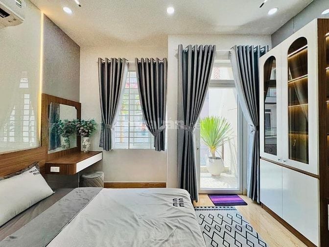 Nhà 3 Lầu DT:4x17m tuyệt đẹp Cao cấp hẻm xe hơi 5m Bùi Quang Là, P12.