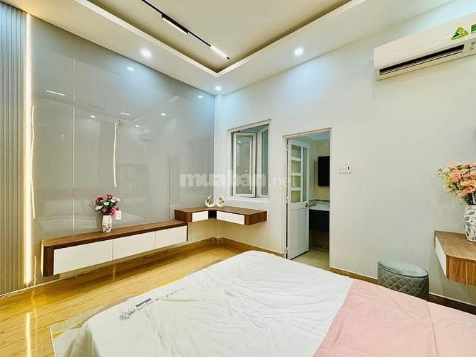 Nhà 3 Lầu DT:4x17m tuyệt đẹp Cao cấp hẻm xe hơi 5m Bùi Quang Là, P12.