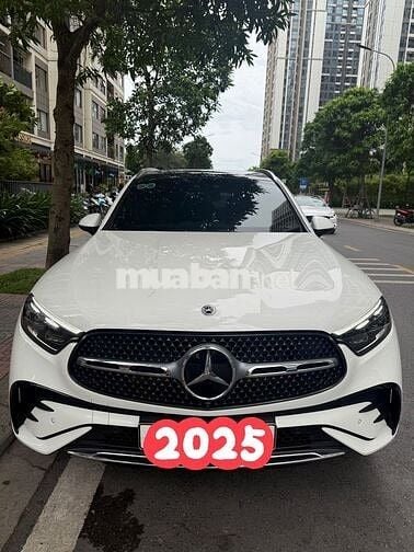 Mercedes Benz GLC 2023 GLC 300 - 12000 km