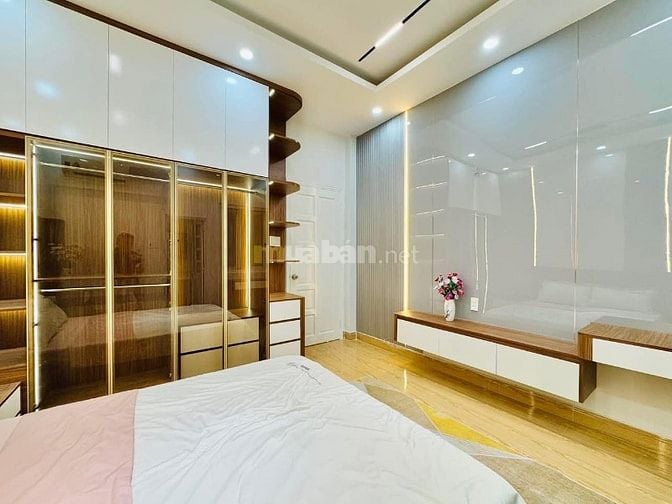 Nhà 3 Lầu DT:4x17m tuyệt đẹp Cao cấp hẻm xe hơi 5m Bùi Quang Là, P12.