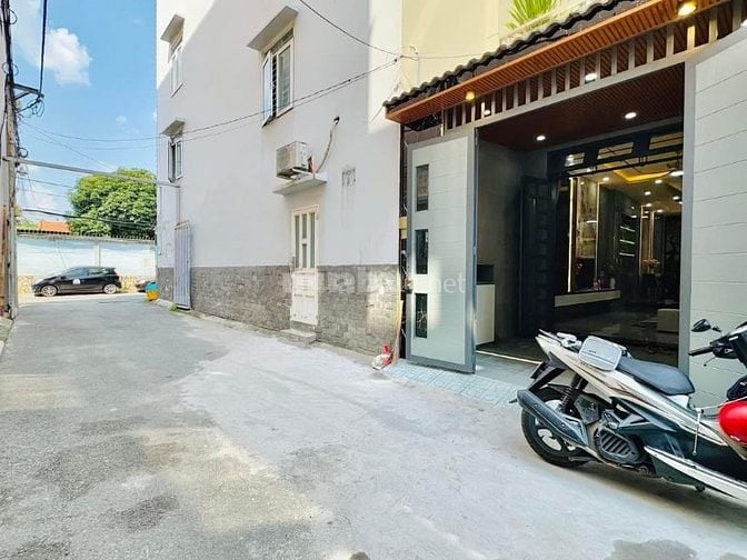 Nhà 3 Lầu DT:4x17m tuyệt đẹp Cao cấp hẻm xe hơi 5m Bùi Quang Là, P12.