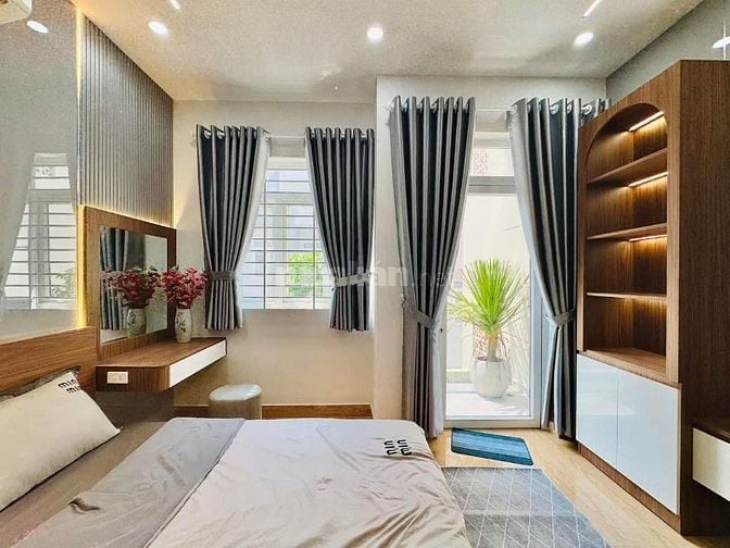 Nhà 3 Lầu DT:4x17m tuyệt đẹp Cao cấp hẻm xe hơi 5m Bùi Quang Là, P12.
