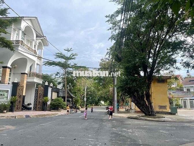 BÁN ĐẤT TẶNG NHÀ NGUYỄN VĂN QUÁ DIỆN TÍCH LỚN GIÁ GIẢM KỊCH XÀN