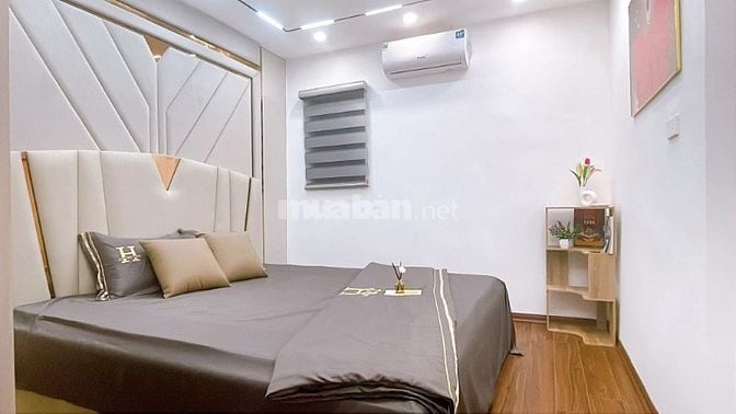 Nhà ngõ 97 Văn Cao Ba Đình 34m2 5 tầng, mặt tiền 5m 8,5 tỷ.