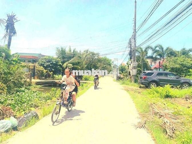 219m2 đất thổ cư góc 2 mặt tiền 10x 21m chỉ 560tr