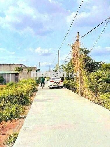 219m2 đất thổ cư góc 2 mặt tiền 10x 21m chỉ 560tr