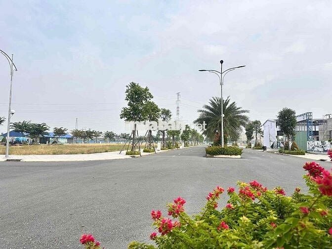 Đất thổ cư, sổ sẵn 90m2 tại Bến Lức, Long An, chính chủ bán
