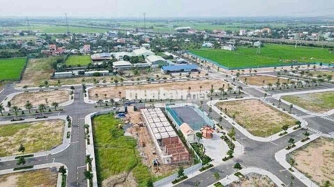 Đất thổ cư, sổ sẵn 90m2 tại Bến Lức, Long An, chính chủ bán
